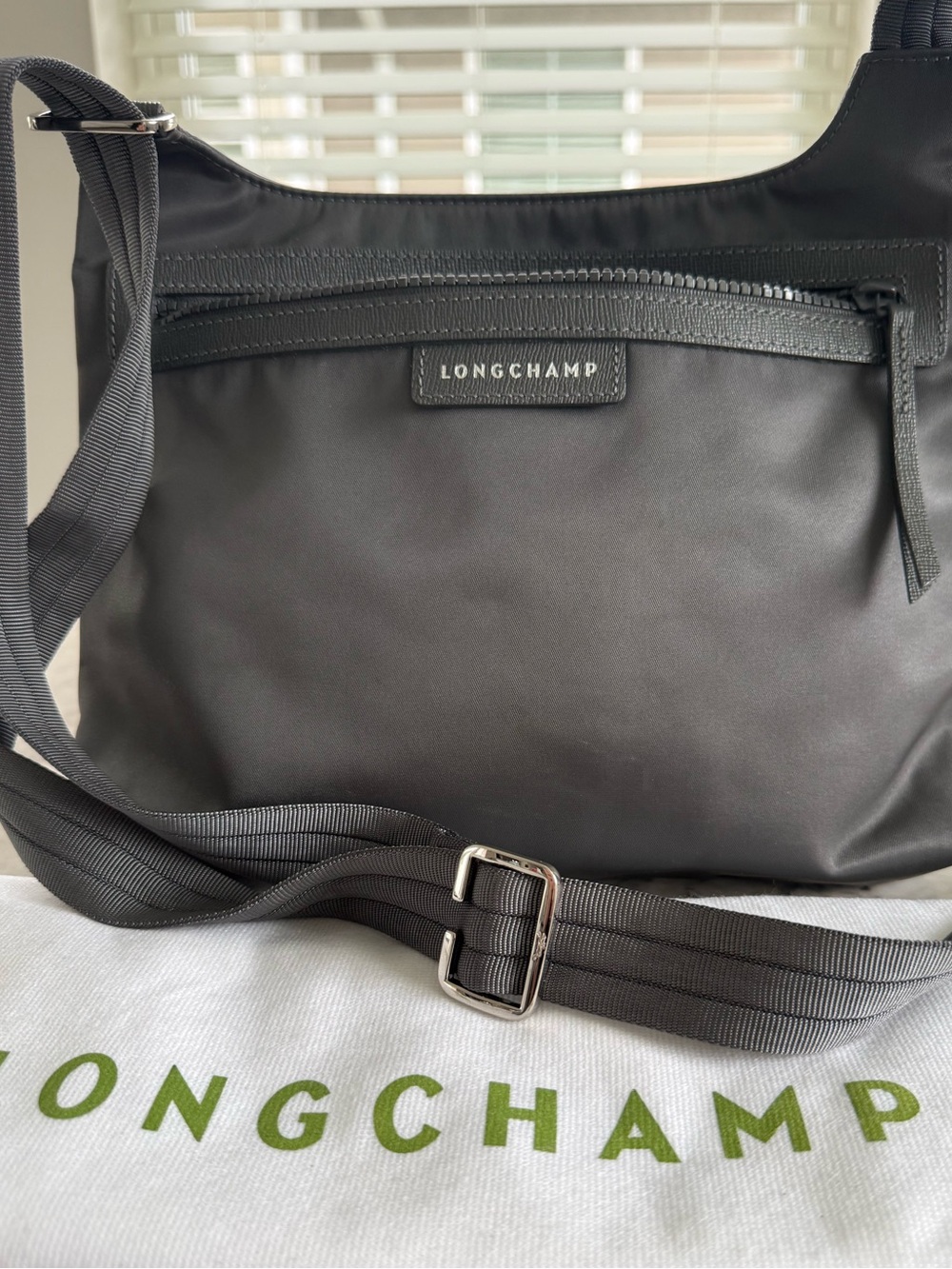 Longchamp Gray Crossbody Bag - Sleek Everyday Shoulder Bag